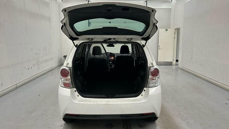 Gebraucht Toyota Verso 111 PS (81 kW) 2016 Weiß Van / Kleinbus