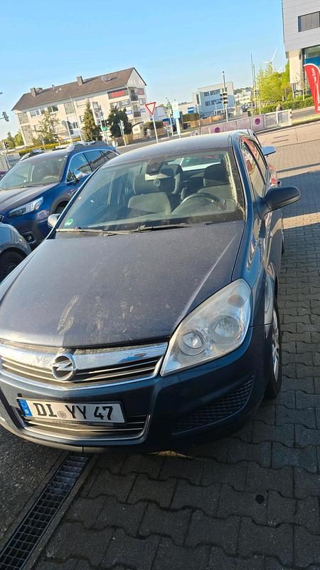Second-hand Opel Astra 90 CP (66 kW) 2008 Gri Hatchback