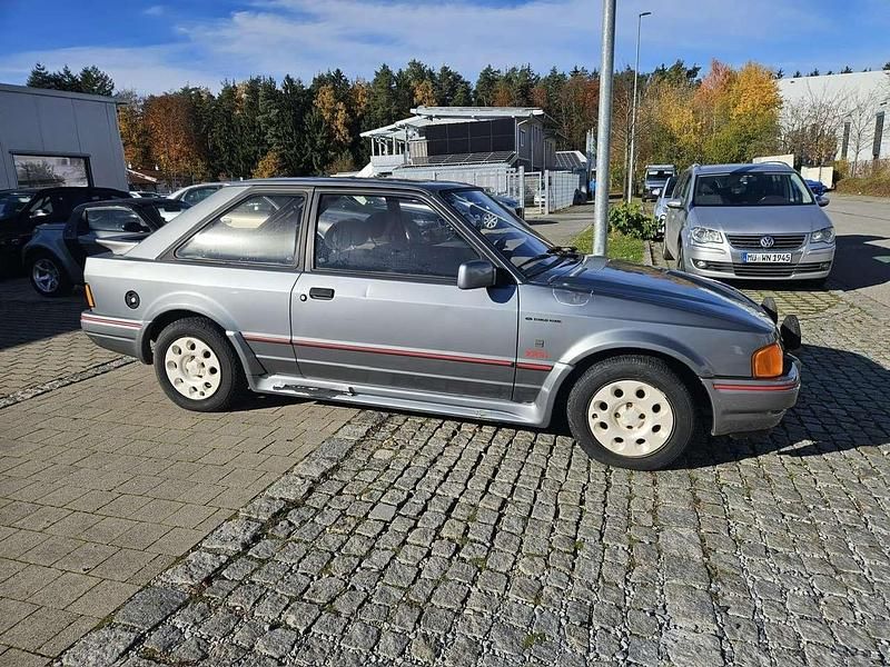 Gebraucht Ford Escort 90 PS (66 kW) 1986 Grau Limousine