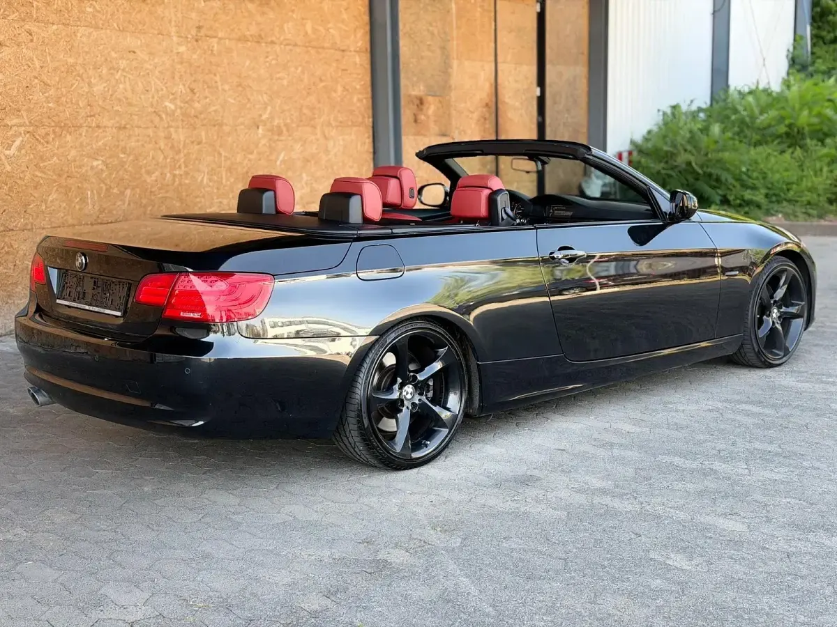 Gebraucht BMW 330 Cabriolet 245 PS (180 kW) 2010 Schwarz Cabrio