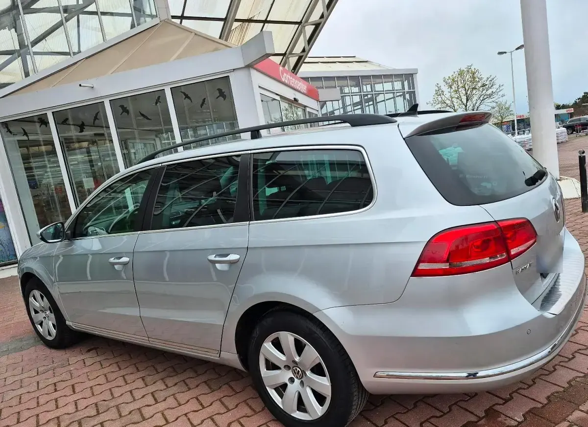 Gebraucht VW Passat 122 PS (89 kW) 2011 Grau Kombi
