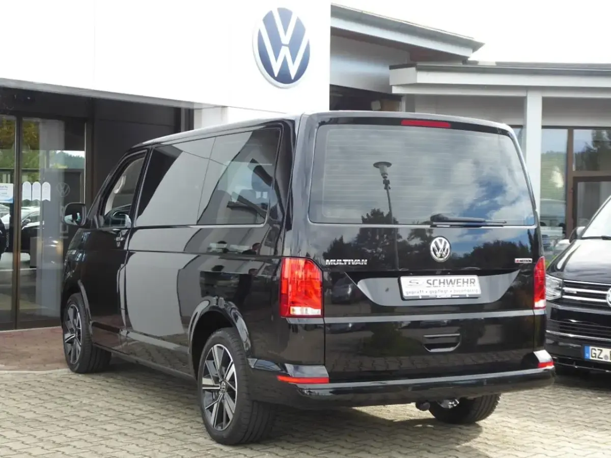 Second-hand VW Multivan Comfortline 204 CP (150 kW) 2023 Monovolum