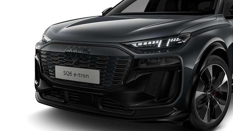 Gebraucht Audi SQ6 e-tron 359 kW (489 PS) 2025 Daytonagrau perleffekt SUV