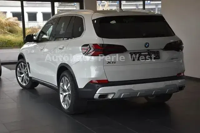 Gebraucht BMW X5 Sport Line 489 PS (359 kW) 2023 Weiß SUV