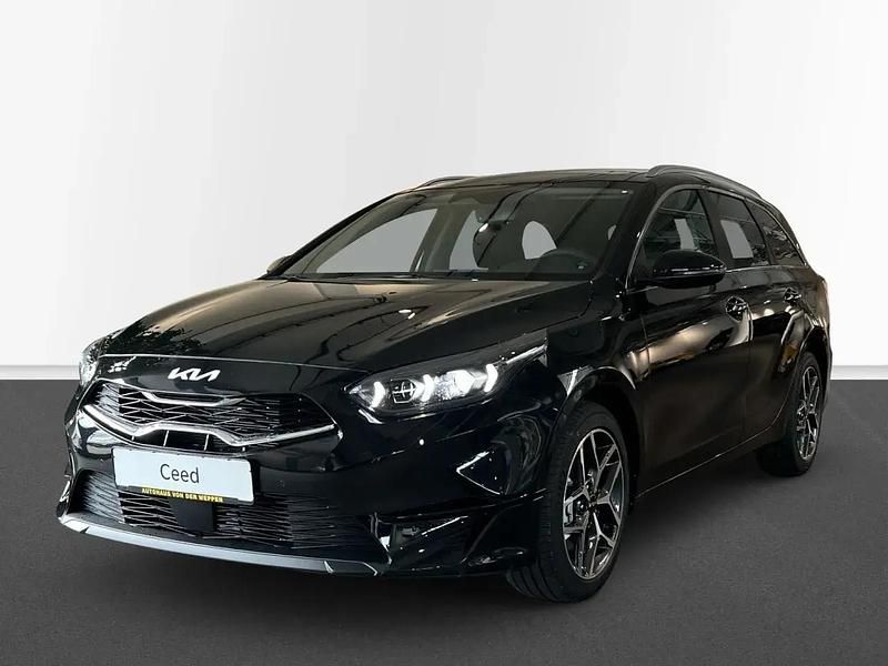 Schwarz Neu 2025 Kia Ceed Sportswagon Platinum Edition Kombi | 29.900 € - Bild 1/4