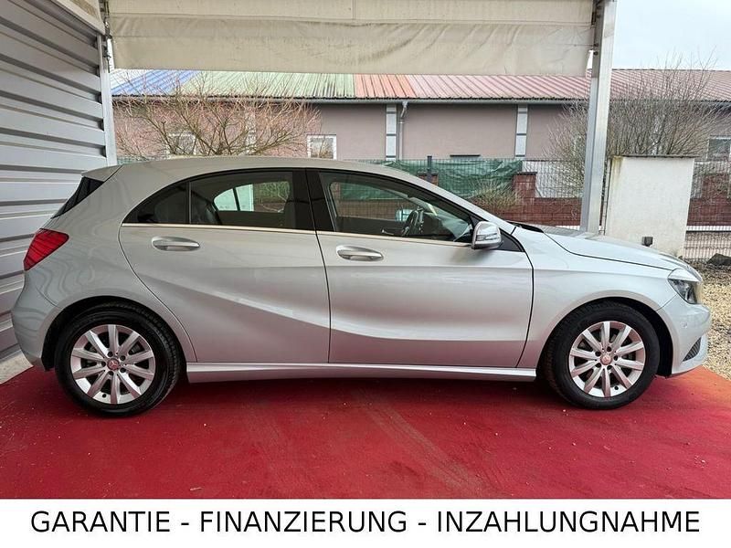 Gebraucht Mercedes A180 122 PS (89 kW) 2013 Silber Limousine