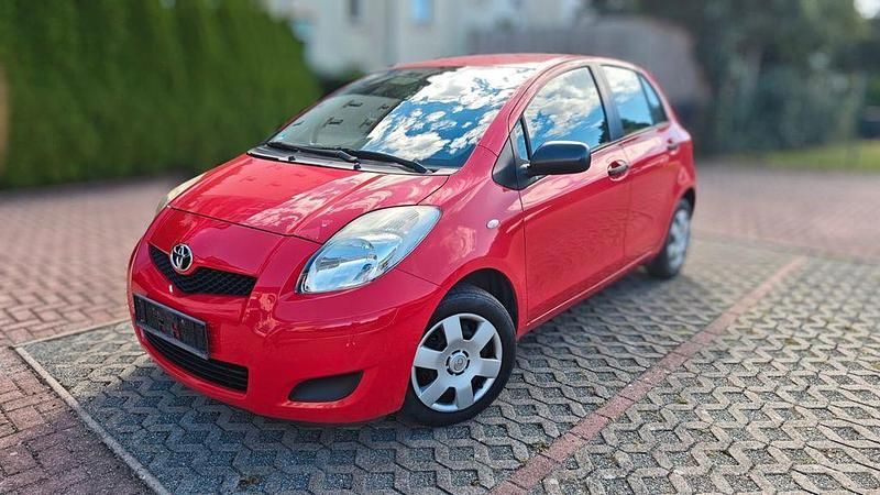 Rot Gebraucht 2010 Toyota Yaris Limousine | 2.750 € (Guter Preis) - Bild 1/4