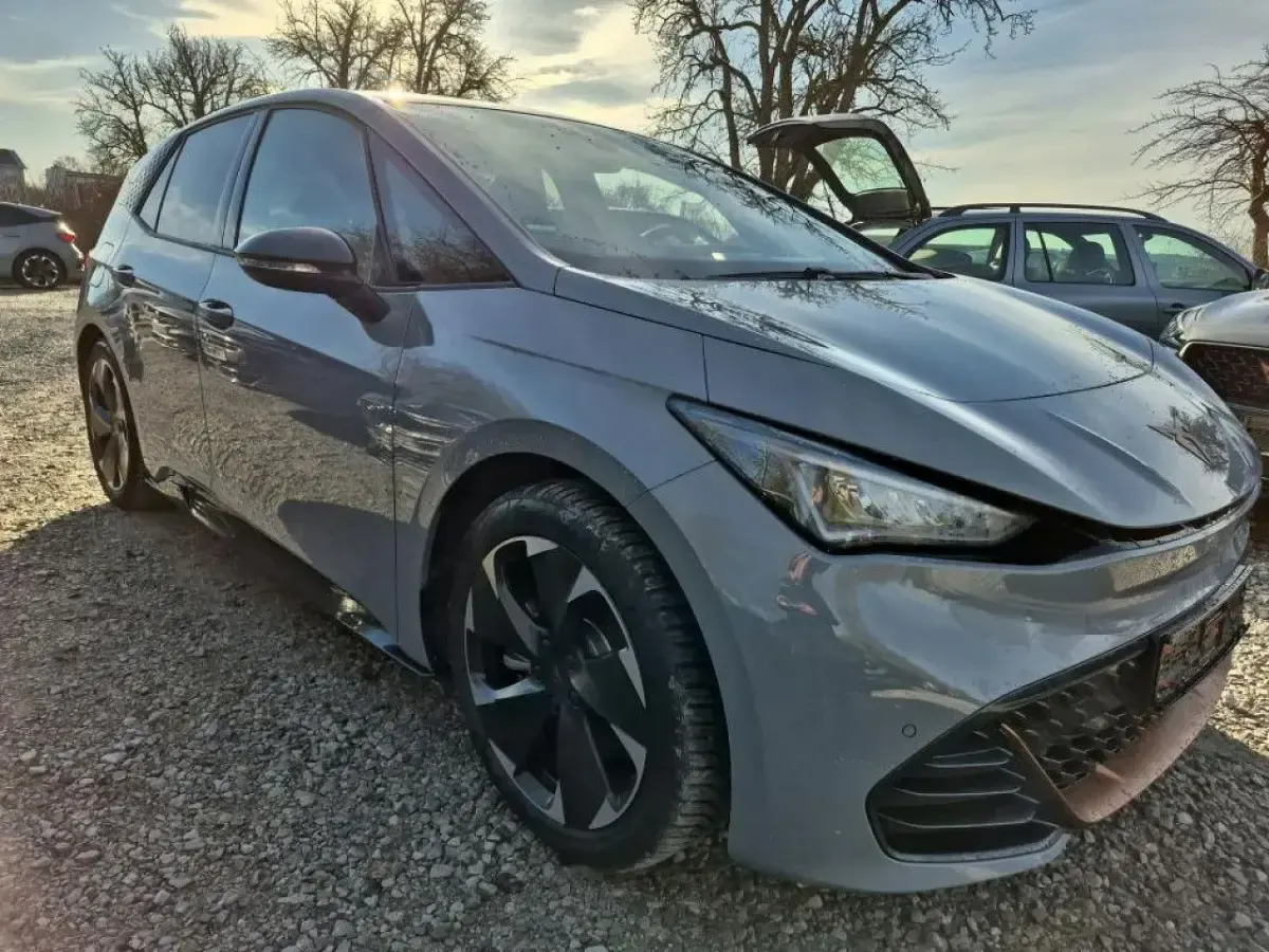 Gebraucht Cupra Born e-Boost 169 kW (231 PS) 2023 Graugrau Kleinwagen