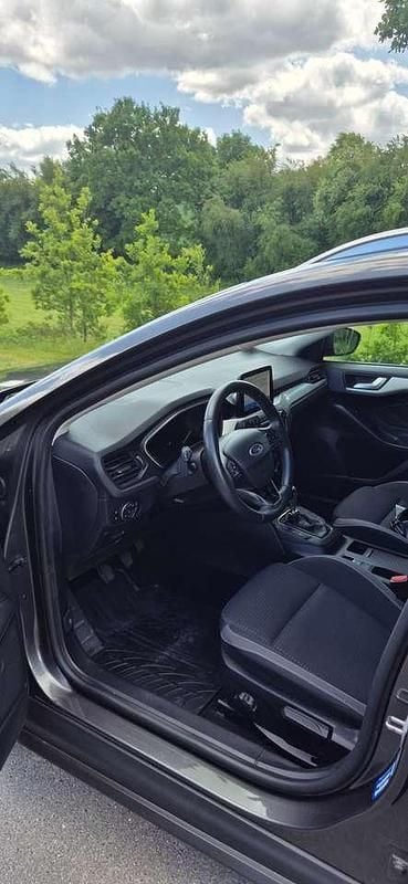 Grau Gebraucht 2019 Ford Focus Kombi | 12.999 € (Fairer Preis) - Bild 1/4