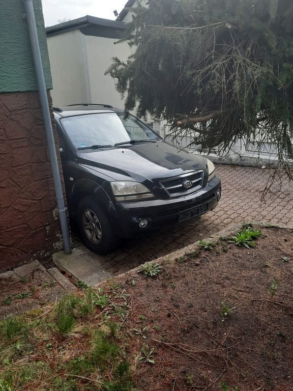 Schwarz Gebraucht 2005 Kia Sorento SUV | 2.000 € (Superpreis) - Bild 1/4