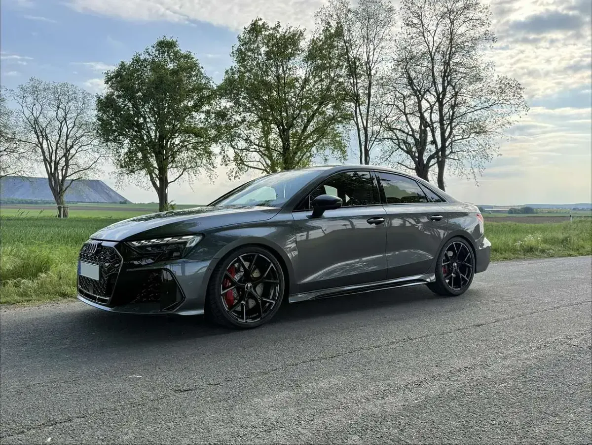 Gebraucht Audi RS3 Sport 400 PS (294 kW) 2026 Grau Limousine