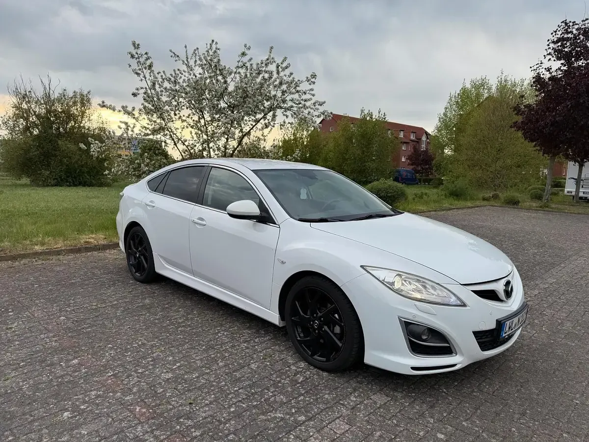 Używany Mazda 6 163 KM (119 kW) 2012 Biały Sedan/Limuzyna