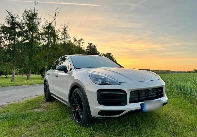 Grau Gebraucht 2023 Porsche Cayenne SUV | 102.999 € (Fairer Preis) - Bild 1/4