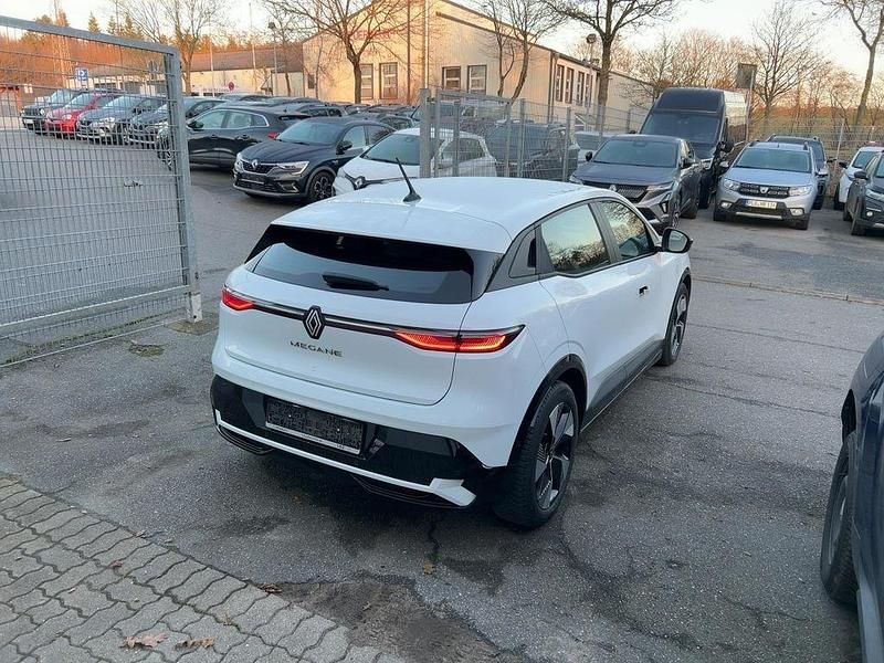 Gebraucht Renault Megane E-Tech Equilibre 96 kW (131 PS) 2022 Weiß Limousine