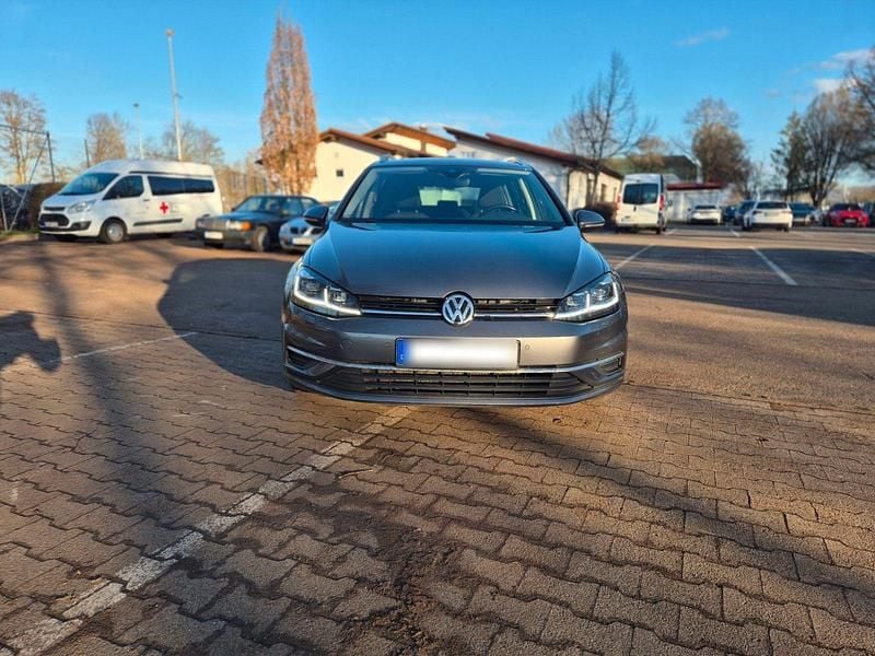 Gebraucht VW Golf VII Sound 150 PS (110 kW) 2018 Kombi