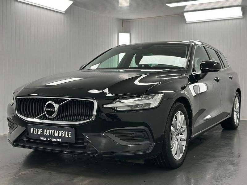 Schwarz Gebraucht 2020 Volvo V60 Momentum Kombi | 19.990 € (Superpreis) - Bild 1/4