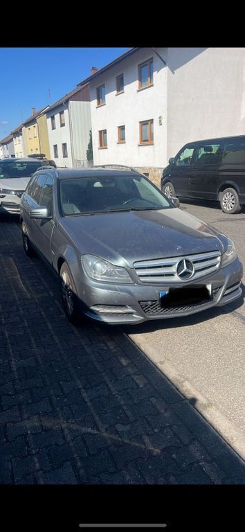 Grau Gebraucht 2011 Mercedes C220 Avantgarde Limousine | 3.500 € - Bild 1/4