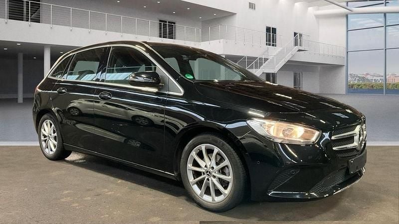 Gebraucht Mercedes B180 136 PS (100 kW) 2019 Schwarz Van / Kleinbus