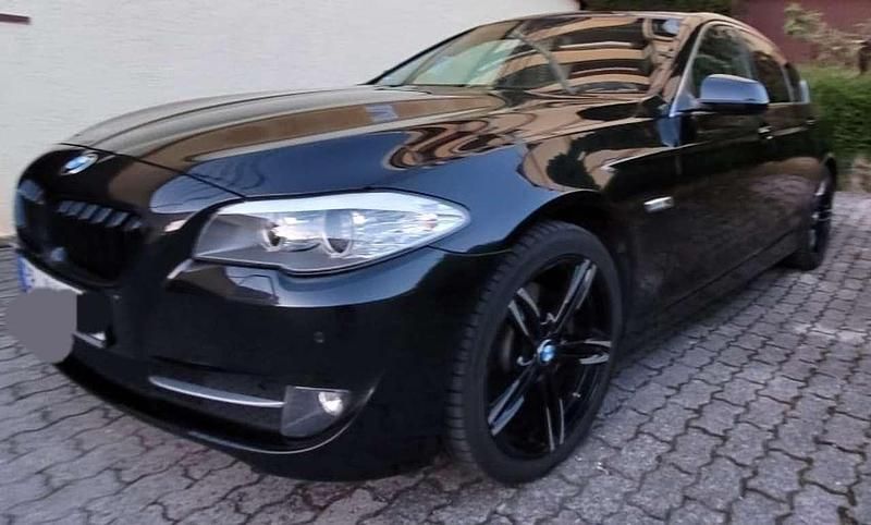 Gebraucht BMW 523 204 PS (150 kW) 2011 Schwarz Kombi