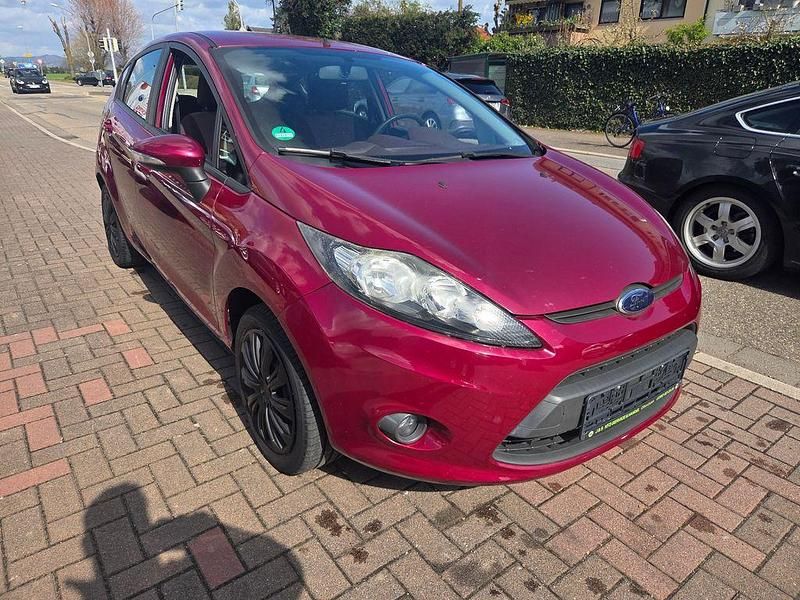 Gebraucht Ford Fiesta 90 PS (66 kW) 2009 Rot Kleinwagen