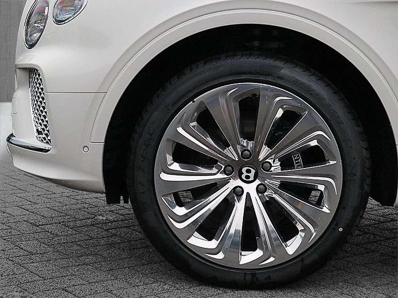 Gebraucht Bentley Bentayga 551 PS (405 kW) 2024 Weiß SUV