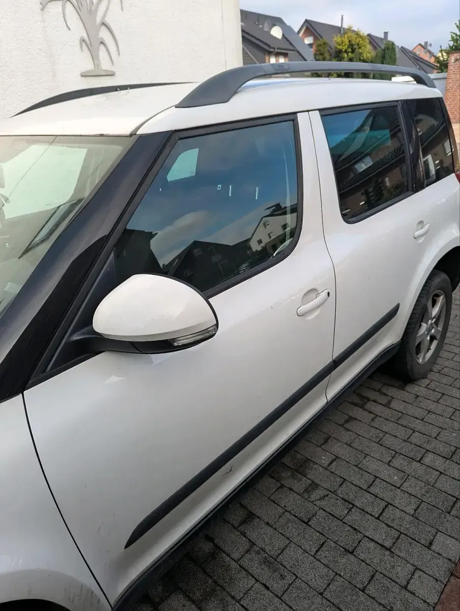 Używany Skoda Yeti 105 KM (77 kW) 2012 Biały SUV