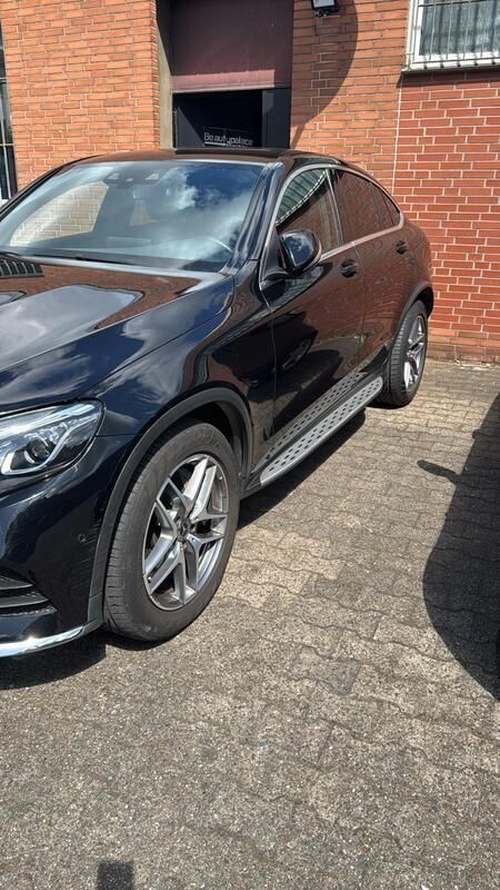 Schwarz Gebraucht 2019 Mercedes GLC300 AMG Coupé | 33.900 € (Fairer Preis) - Bild 1/4