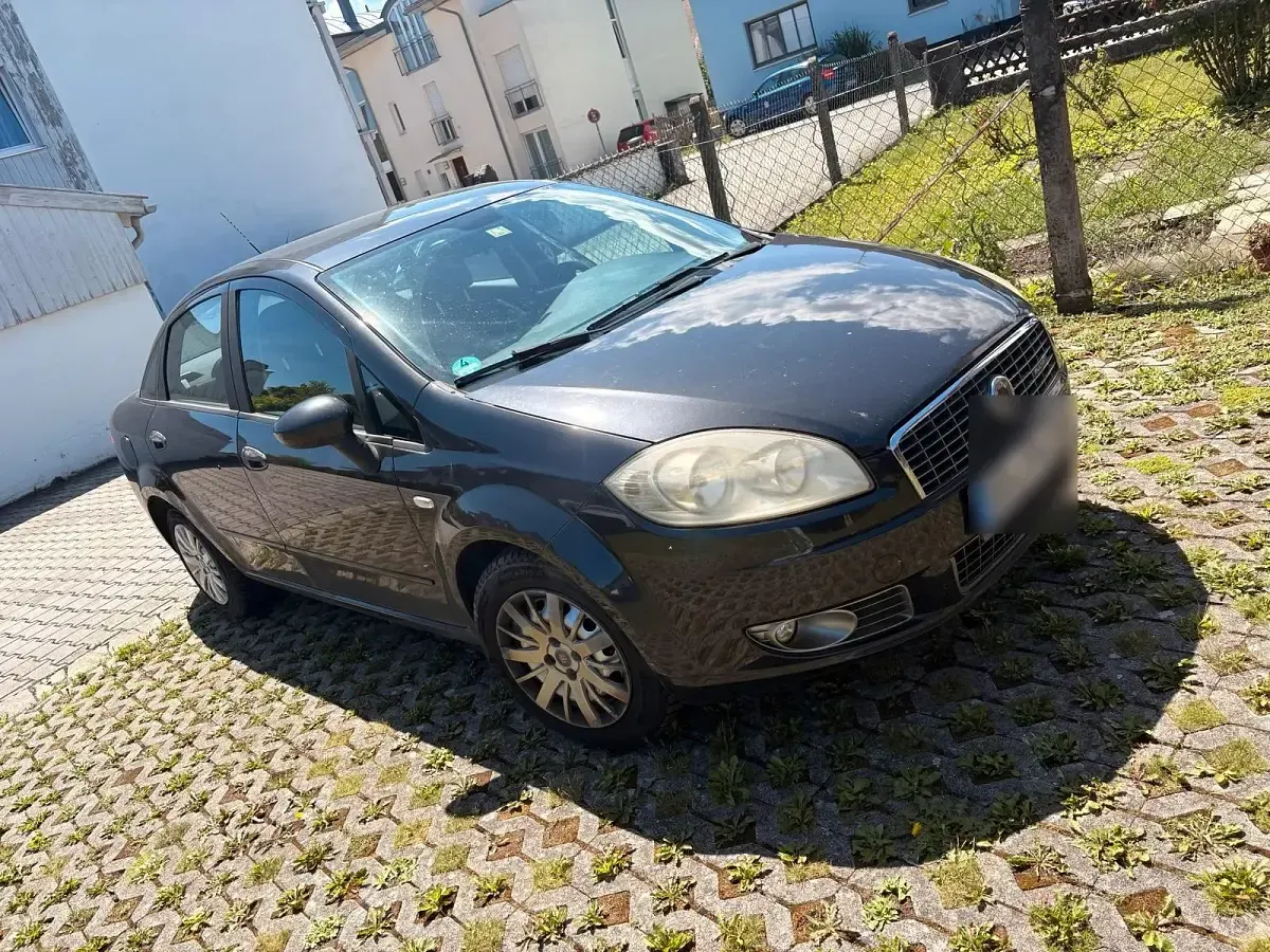 Gebraucht Fiat Linea 92 PS (67 kW) 2008 Schwarz Limousine