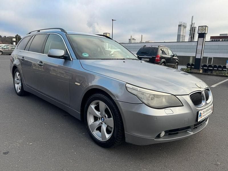 Grau Gebraucht 2006 BMW 530 Sport Line Kombi | 2.500 € (Superpreis) - Bild 1/4