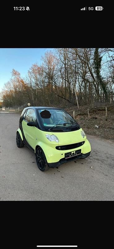 Grün Gebraucht 2002 Smart ForTwo Coupé Kleinwagen | 750 € - Bild 1/2