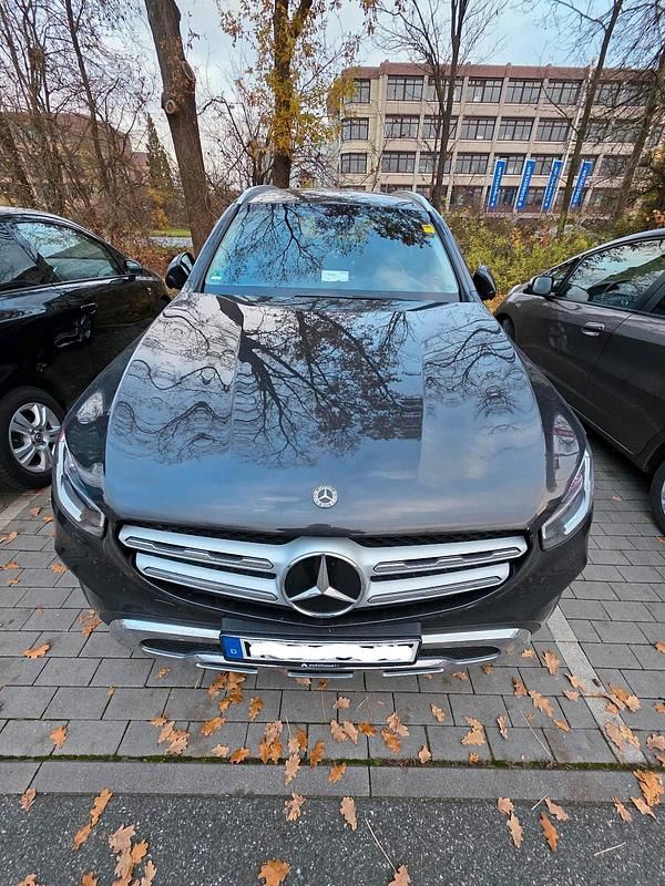 Gebraucht Mercedes GLC220 194 PS (142 kW) 2019 Grau SUV