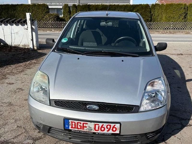 Gebraucht Ford Fiesta Ambiente 60 PS (44 kW) 2004 Grau metalic Kleinwagen