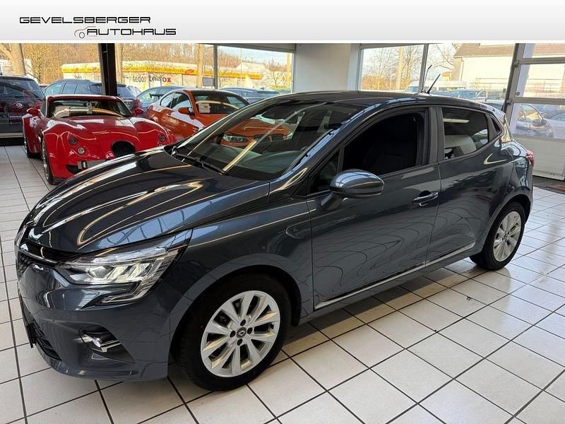 Grau Gebraucht 2020 Renault Clio IV Experience Limousine | 11.980 € (Fairer Preis) - Bild 1/4