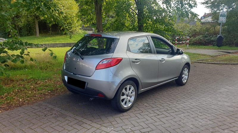 Gebraucht Mazda 2 75 PS (55 kW) 2011 Grau Kleinwagen