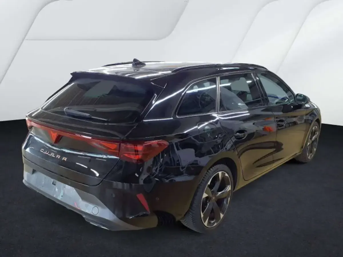 Gebraucht Cupra Leon 150 PS (110 kW) 2025 Midnight schwarz metallic Kombi