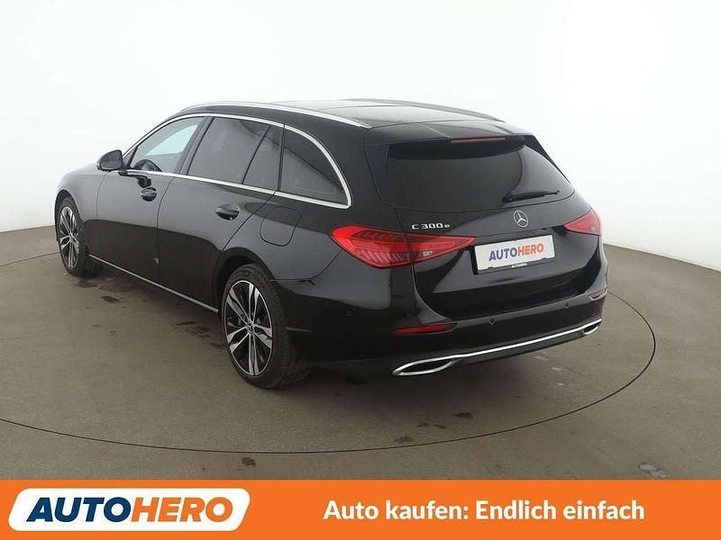 Gebraucht Mercedes C300e 204 PS (150 kW) 2022 Obsidianschwarz Kombi