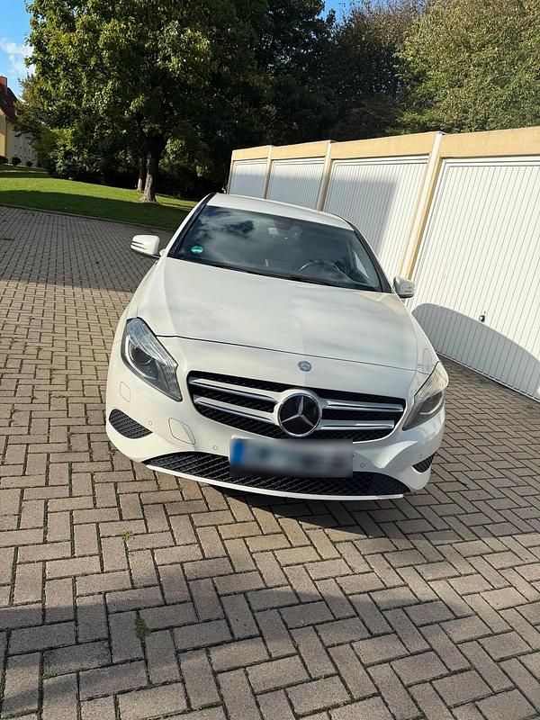 Gebraucht Mercedes A200 156 PS (114 kW) 2012 Weiß Limousine