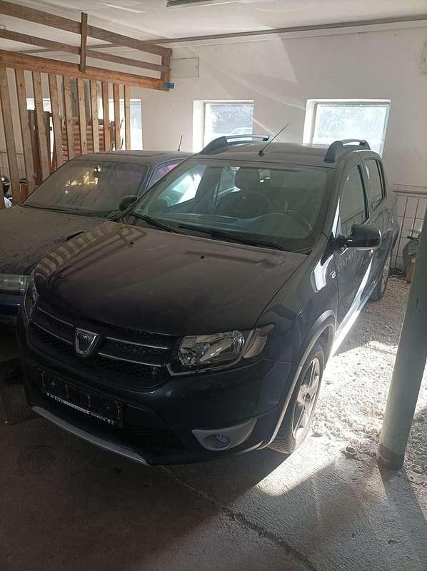 Grau Gebraucht 2016 Dacia Sandero Prestige Kleinwagen | 7.000 € (Guter Preis) - Bild 1/4