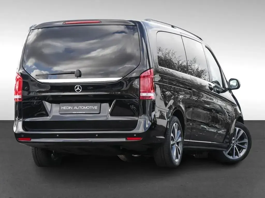 Gebraucht Mercedes V300 Avantgarde 237 PS (174 kW) 2024 Schwarz Van / Kleinbus