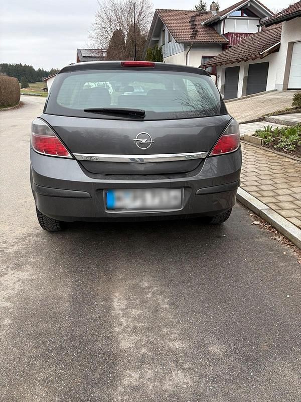 Gebraucht Opel Astra 90 PS (66 kW) 2009 Grau Kleinwagen