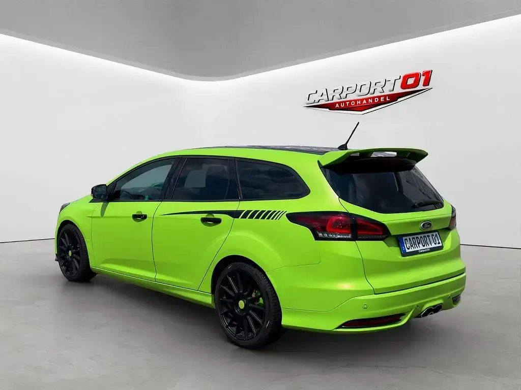 Gebraucht Ford Focus Trend 116 PS (85 kW) 2011 Grün Limousine