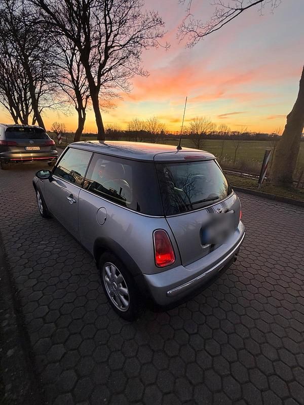Second-hand Mini ONE 90 CP (66 kW) 2002 Argintiu Hatchback