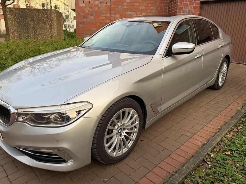 Gebraucht BMW 530 265 PS (194 kW) 2017 Silber Limousine