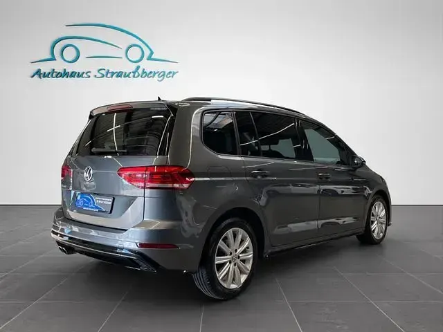 Gebraucht VW Touran Highline 150 PS (110 kW) 2019 Grau Van / Kleinbus