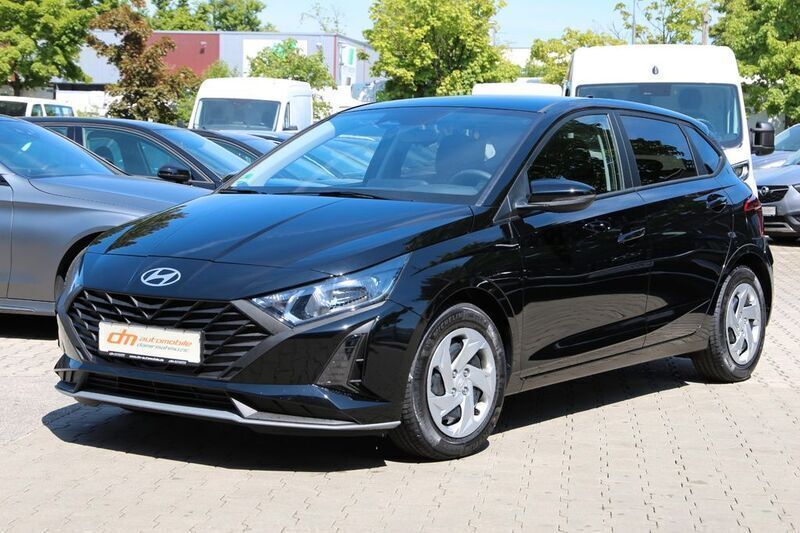 Schwarz Gebraucht 2025 Hyundai i20 Limousine | 17.770 € (Etwas zu teuer) - Bild 1/4
