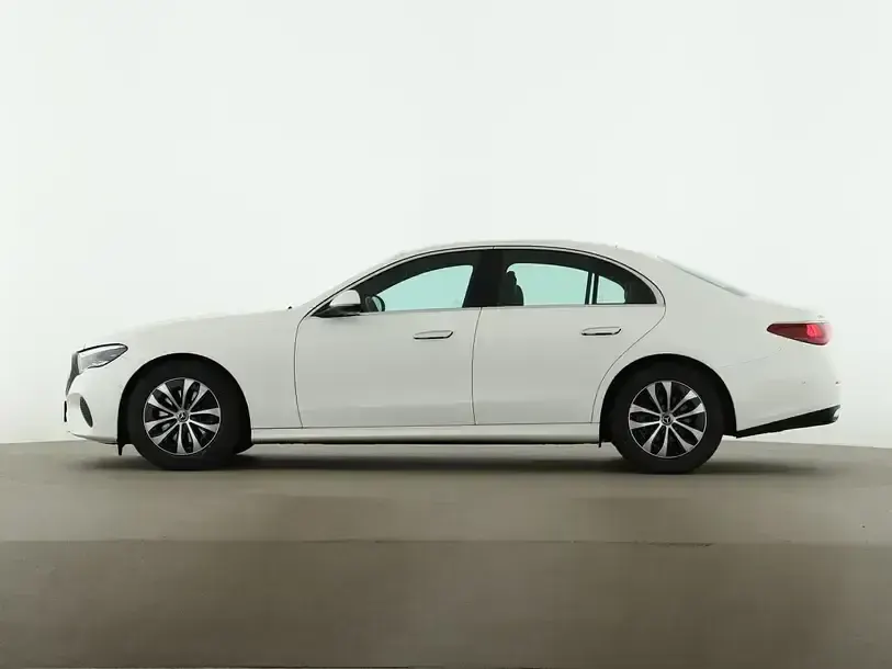 Gebraucht Mercedes E200 Avantgarde 204 PS (150 kW) 2024 Weiß Limousine