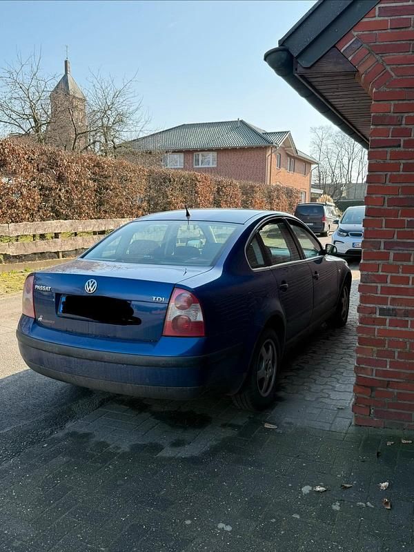Gebraucht VW Passat 130 PS (95 kW) 2001 Blau Limousine