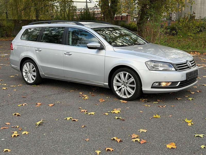 Gebraucht VW Passat 140 PS (102 kW) 2013 Reflexsilber metallic Kombi