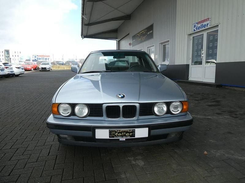 Gebraucht BMW 525 170 PS (125 kW) 1990 Blau Limousine