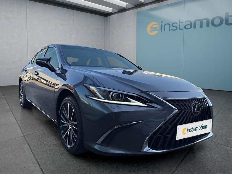 Neu Lexus ES300 218 PS (160 kW) 2025 Grau Limousine